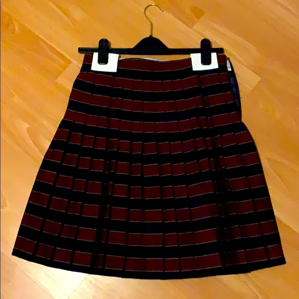 Skirt above the knee